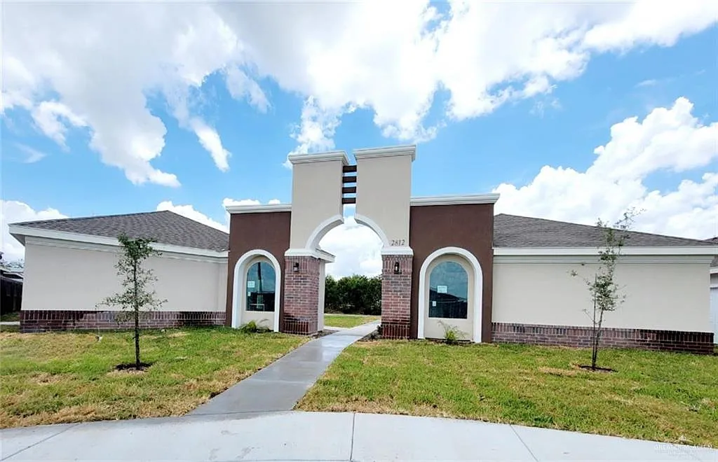 3 bed, 2.0 bath, 1065 sqft, $1,175 — Photo 1