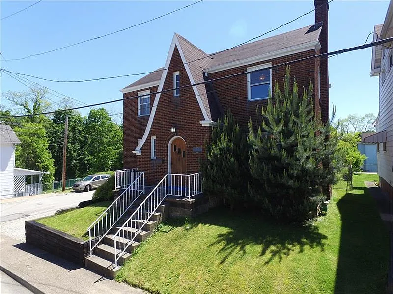 419 Carson St photo 1