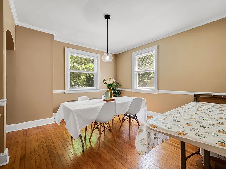 122 Hanover Ave — Photo 6