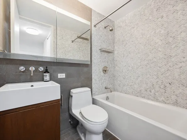 515 East 72nd Street image 9 of 29