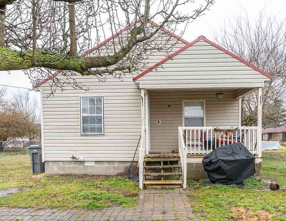 2nd image of 211 Forrest St