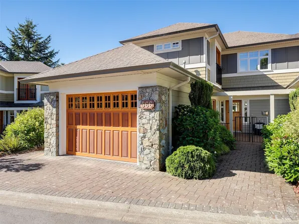 566 Caselton Pl, Saanich, BC V8Z 7Y5