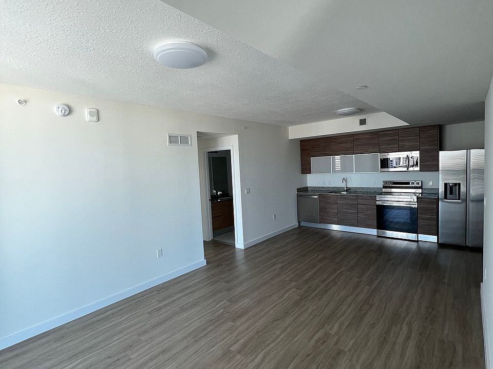 1st image of 40 SE 1st St #C1