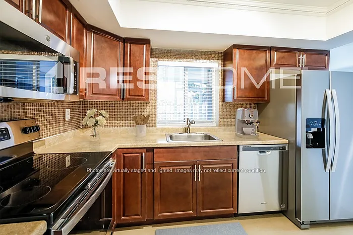 3 bed, 2.0 bath, 1647 sqft, $3,425 — Photo 4