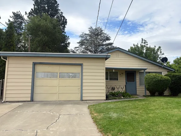 1221 Sunset Pl, Sunnyside, WA 98944