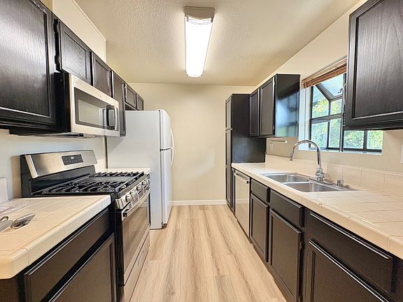 3rd image of 14544 Burbank Blvd #5