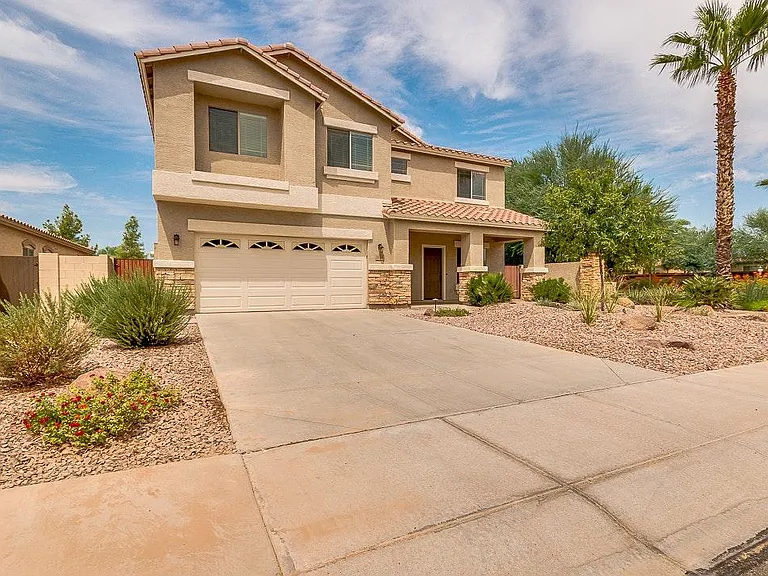 1326 E Macaw Dr — Photo 2