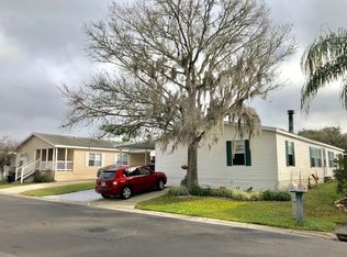 3228 Sunset Oaks Dr, Plant City, FL 33563