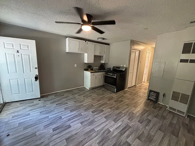 1109 & 1105 N Ransom St — Photo 3