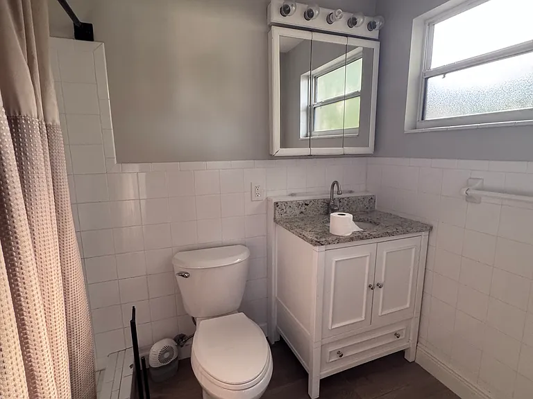 2559 Locksley Rd #1 — Photo 5