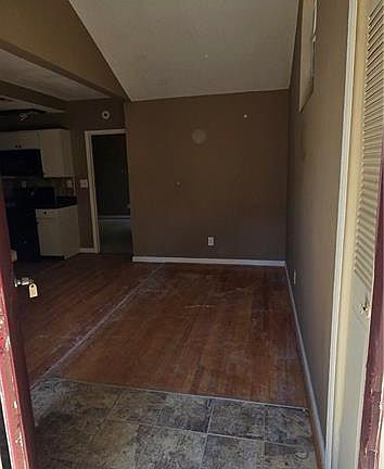 4th image of 312 Hawkstone Way