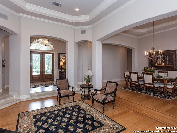 4th image of 14 Royal Gardens Dr
