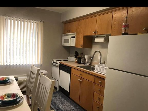 5th image of 3580 W Parkway Blvd Unit W6