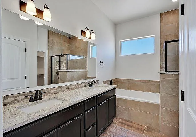 14741 Tierra Harbor Ave — Photo 8