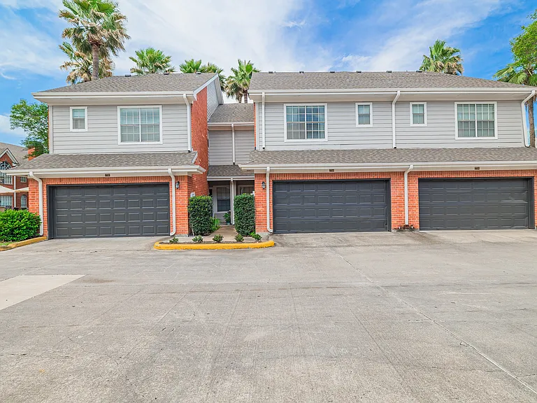 2700 Holly Hall St — Photo 18