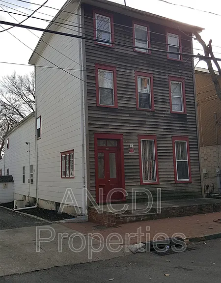 122 Garden St #C — Photo 1