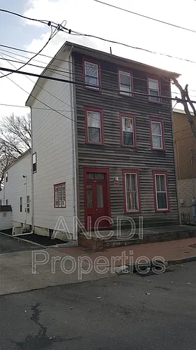 122 Garden St #C Photo 1 122 Garden St #C Photo 1