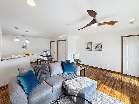 4th image of 420 E Franklin St APT 104