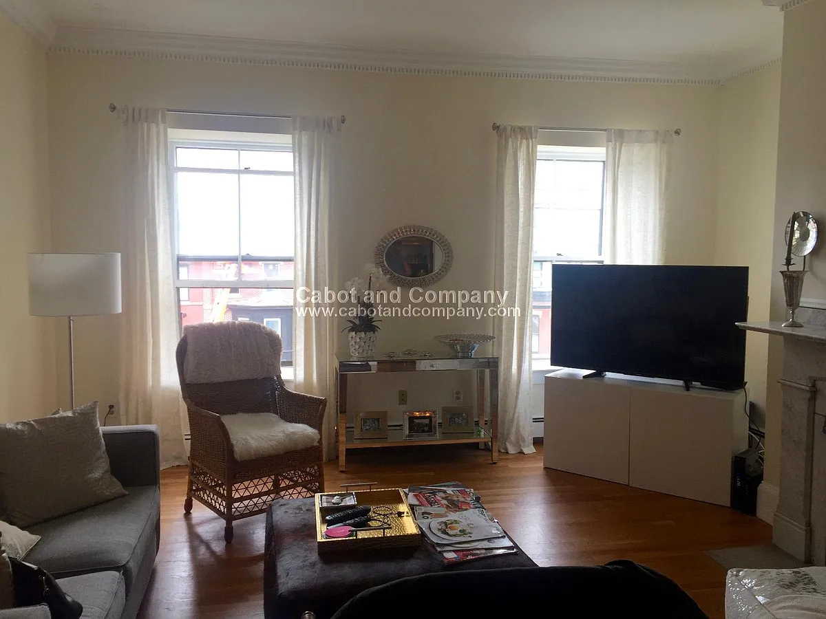 Building Photo - 313 Beacon St #15