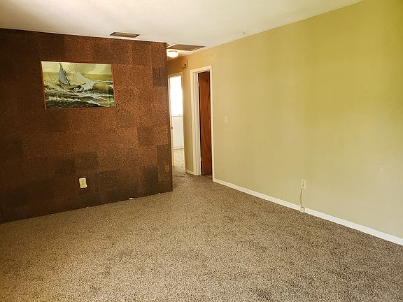 3rd image of 46 Bougainvillea Dr