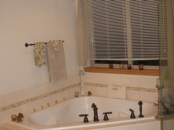 Luxurious 5 pc Master Bath w/upgraded fixtures