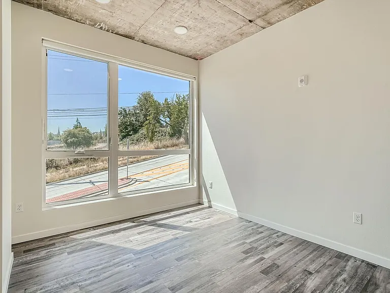 Welcome to AV Lofts! Beautiful views plus in-unit laundry! Up to 8 weeks free! — Photo 72