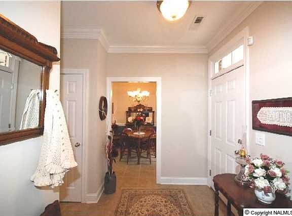 3rd image of 2522 Oak Place Dr SE