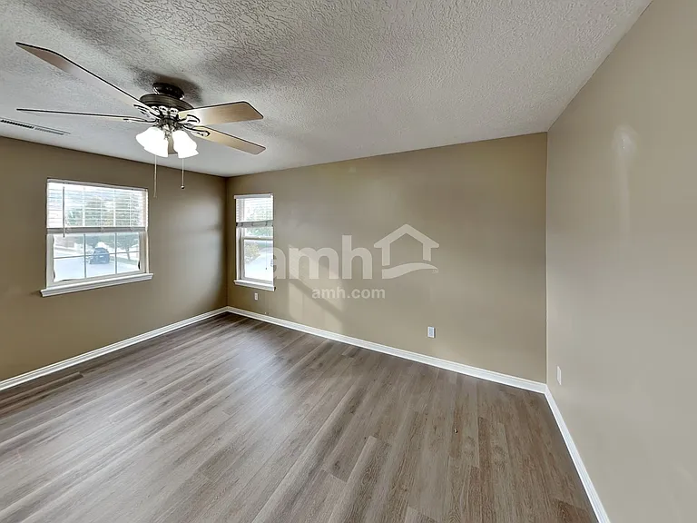 4047 E Ofallons Way — Photo 8
