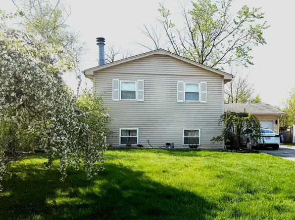 3435 Tamarind Dr, Northbrook, IL 60062