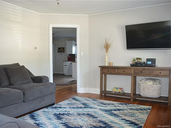 3rd image of 42 Nichols Ave
