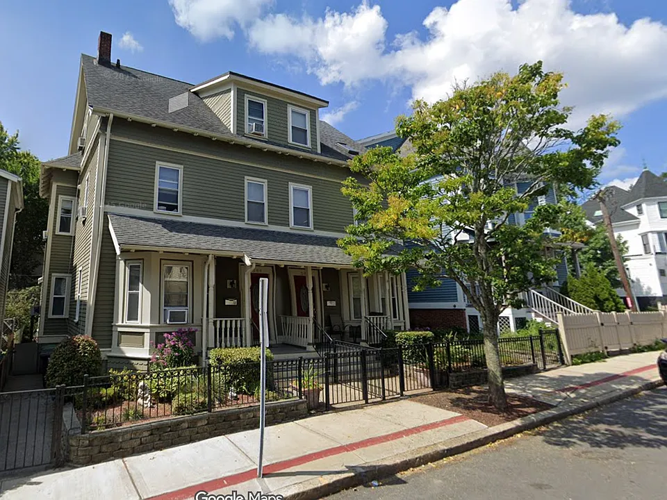 386 Medford St