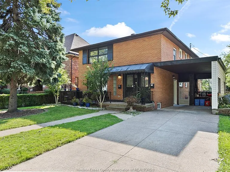 721 Devonshire Rd — Photo 2