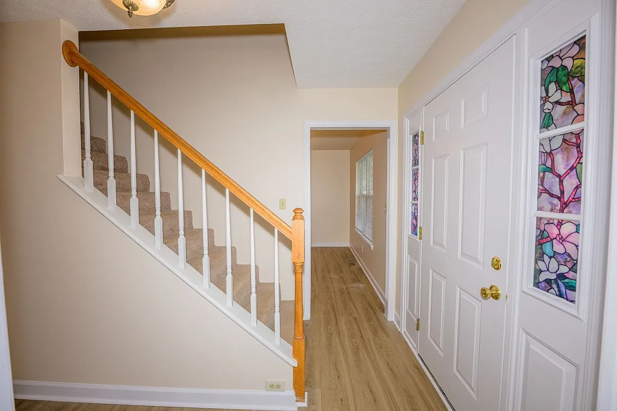 Building Photo - 1802 Oriole Dr
