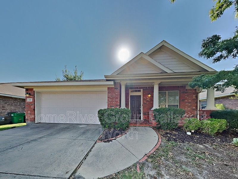 1st image of 915 Mangrove Dr
