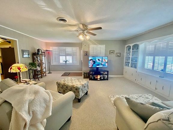 5th image of 515 Deerwood Dr