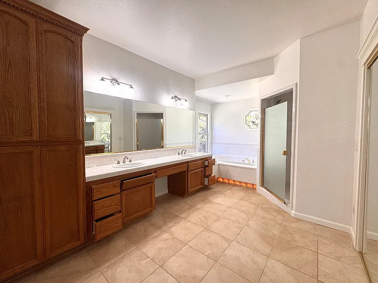 4216 Mepham Ct — Photo 13