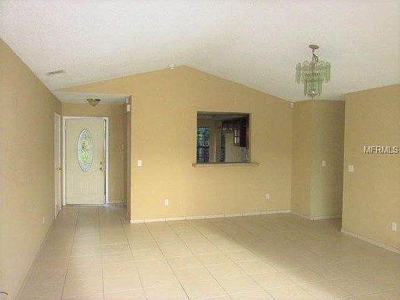 Entry/Dining
