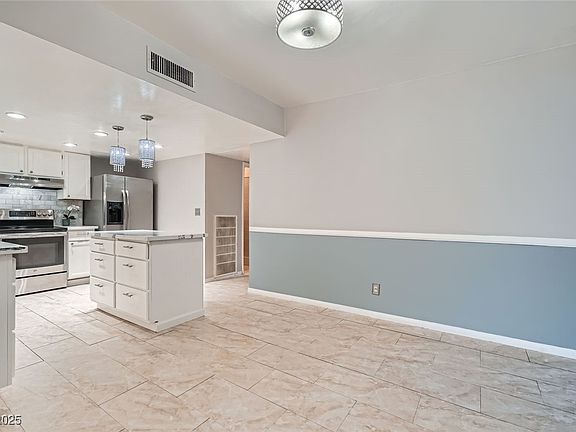 5th image of 3762 Territory St