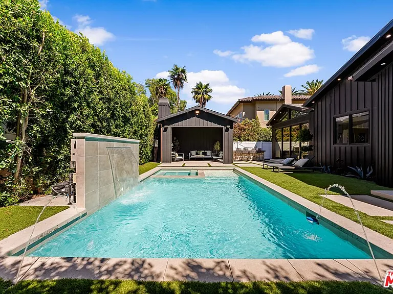 13463 Chandler Blvd — Photo 30