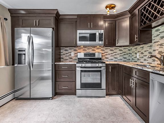3rd image of 55 Fernview Ave APT 8