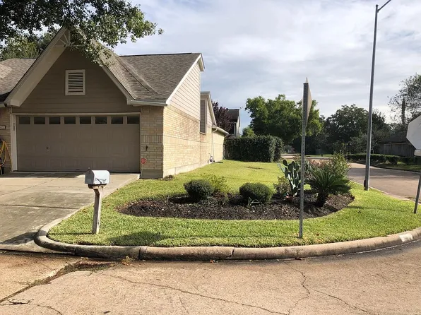 3247 S Greenpark Dr, Houston, TX 77082