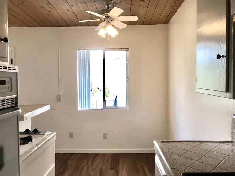 1210 W Lewis St #7 — Photo 15