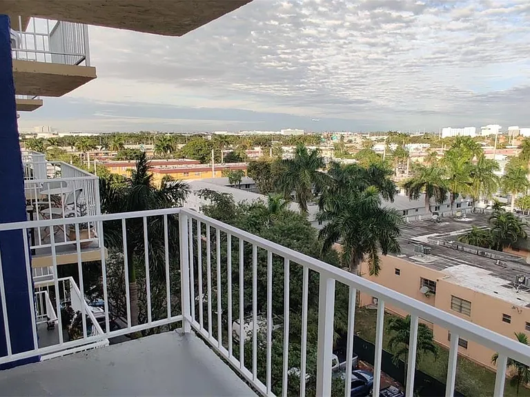 4550 NW 9th St #706E — Photo 19