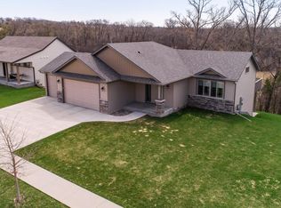 3935 Stone Point Dr NE, Rochester, MN 55906