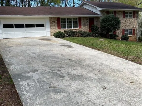 4862 Candlewood Ln, Stone Mountain, GA 30088