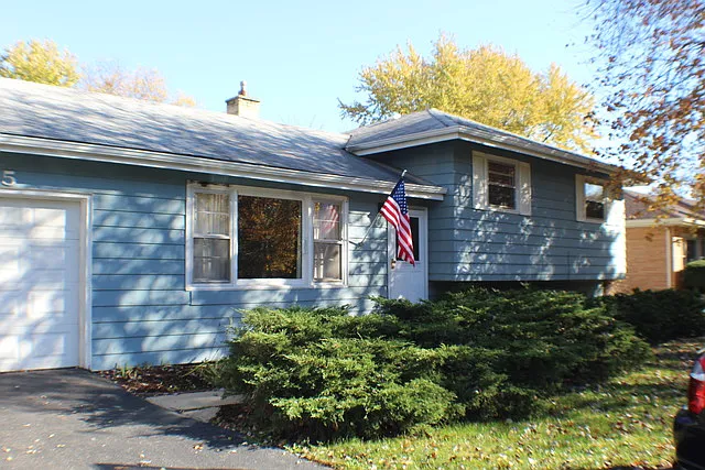 5525 Fairview Ave photo 1