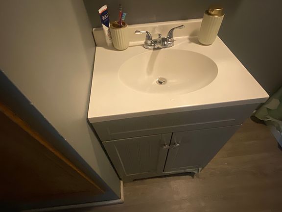 4th image of 1170 Middle Rd #1