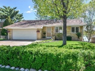 5412 Twin Lake Ter N, Minneapolis, MN 55429