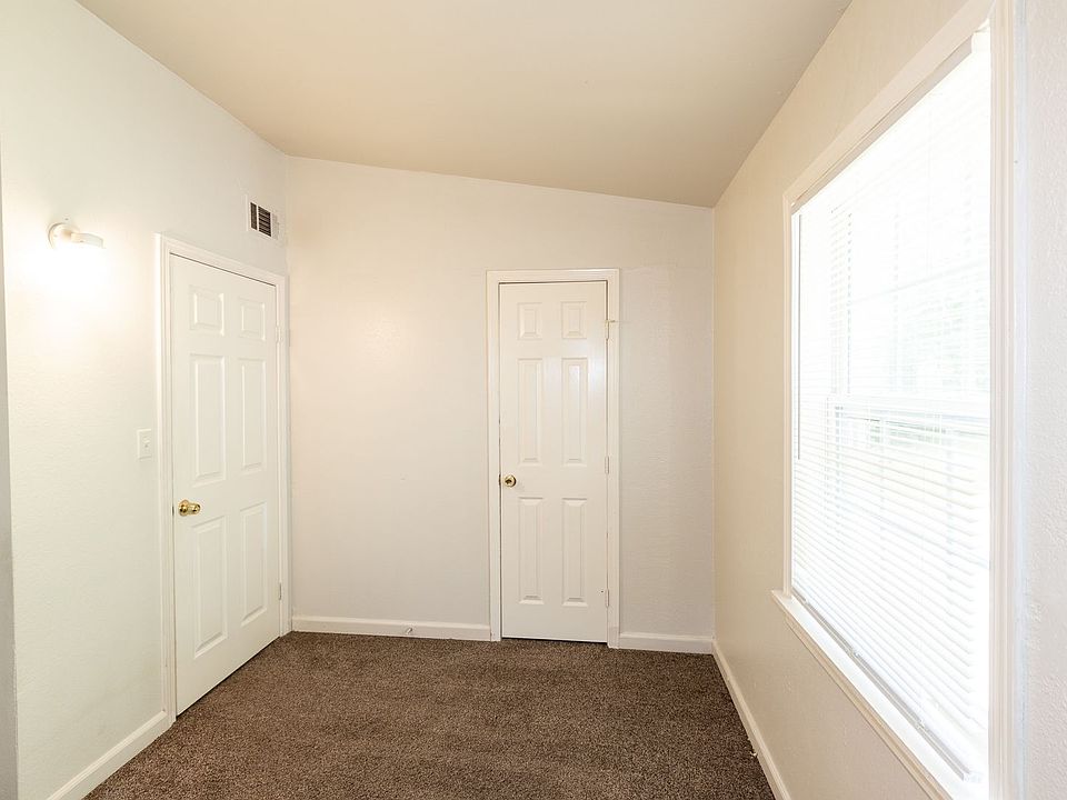 1st image of 2811 E 40th Pl N