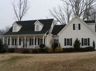 210 River Run Dr, Reidsville, NC 27320
